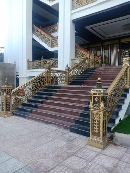 Cầu thang nhôm đúc - Nhôm Đúc HD Đại Minh - Công Ty TNHH Nhà Đẹp HD Đại Minh